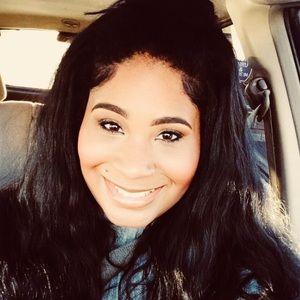 Meet your Posher, Maya